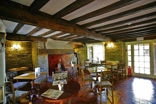 The Three Cocks Coaching Inn Glasbury Exterior photo